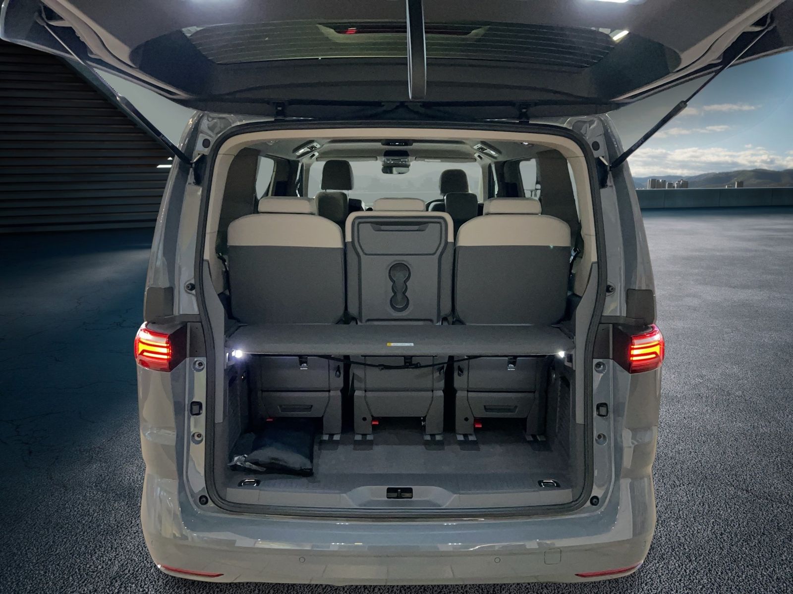 Fahrzeug autohaus mense Fahrzeugabbildung Volkswagen Multivan Life Motor: 2.0 l TDI SCR 110 kW Getrie