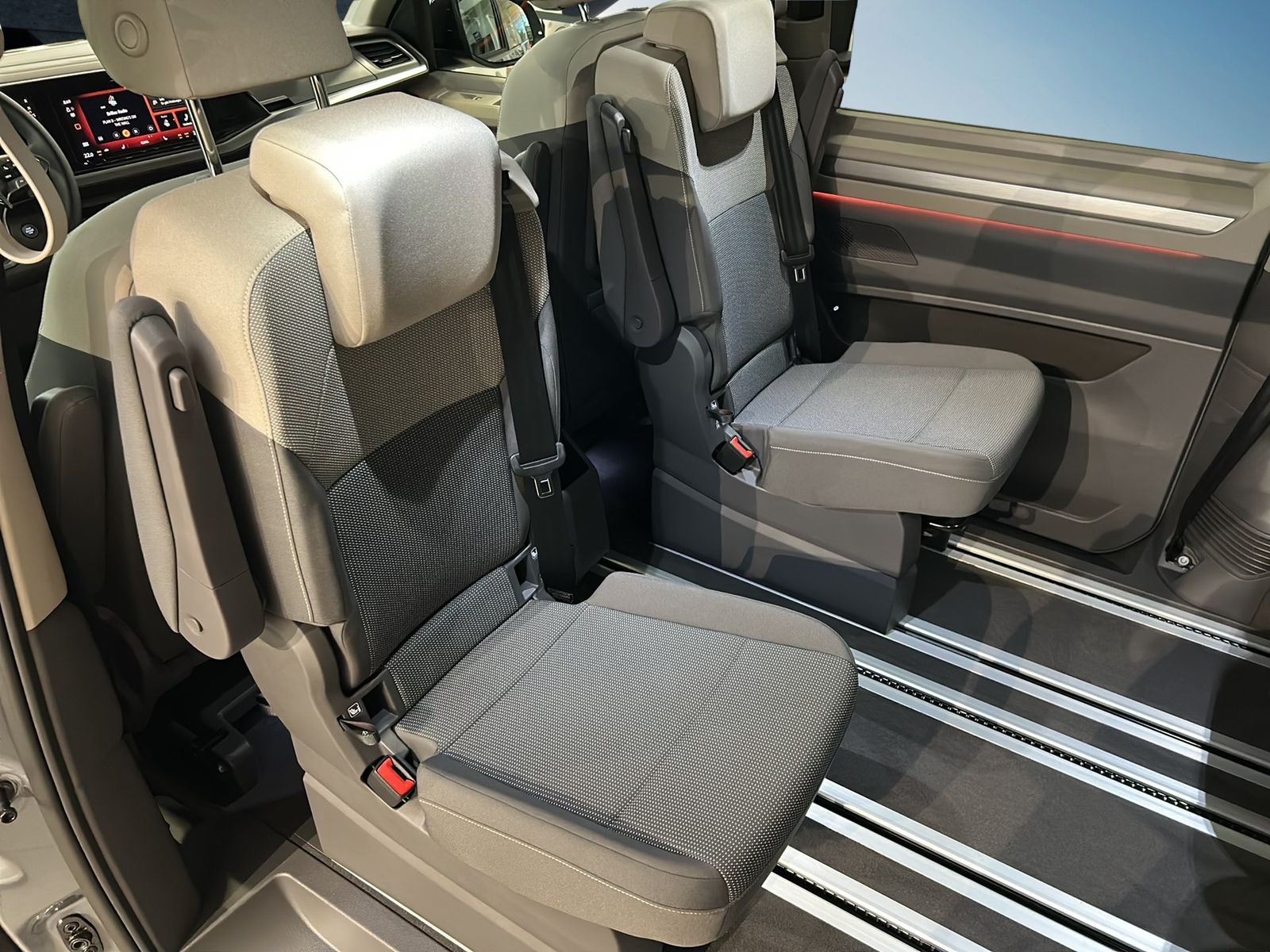 Fahrzeug autohaus mense Fahrzeugabbildung Volkswagen Multivan Life Motor: 2.0 l TDI SCR 110 kW Getrie