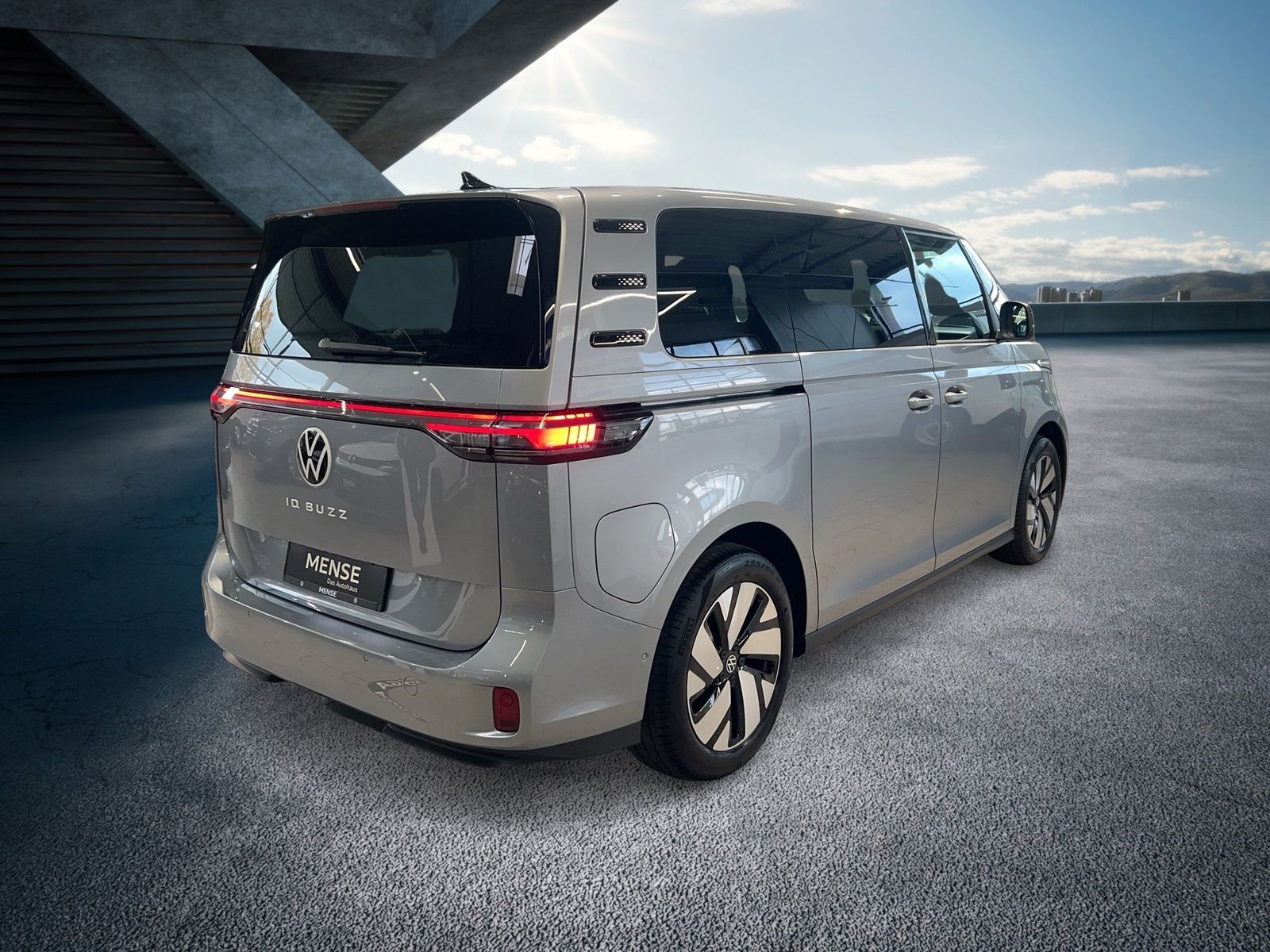 Fahrzeugabbildung Volkswagen ID. Buzz Pro kurzer Radstand Motor: 79 kWh Getri