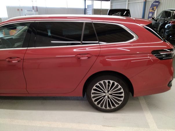 Fahrzeugabbildung Volkswagen Passat 1.5 TSI eHybrid Elegance IQ.Light|Matrix