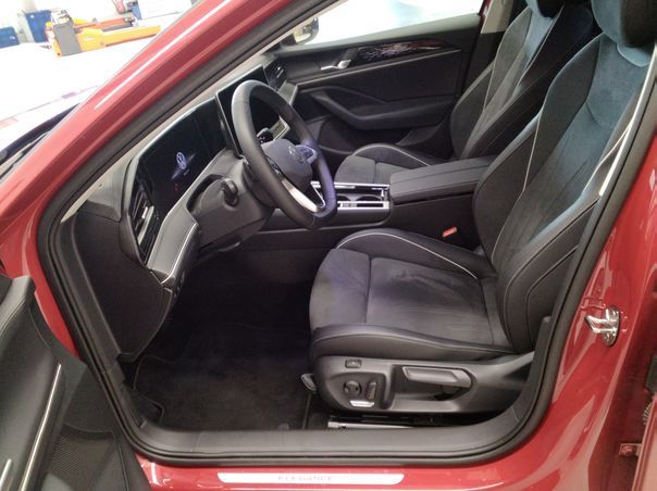 Fahrzeugabbildung Volkswagen Passat 1.5 TSI eHybrid Elegance IQ.Light|Matrix