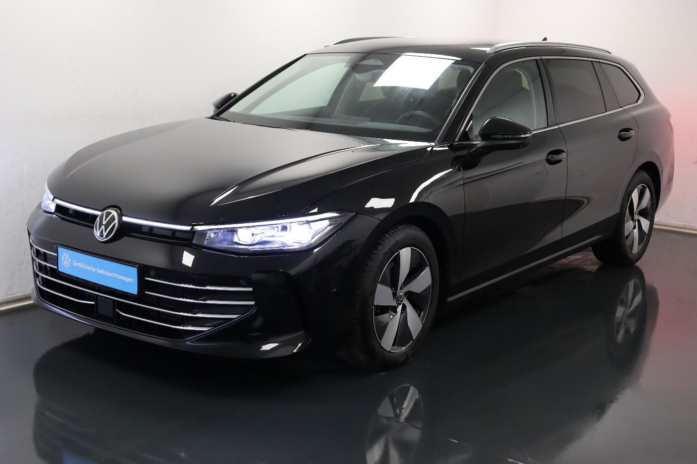 Fahrzeugabbildung Volkswagen Passat Variant 2.0 TDI DSG CarPlay|AHK|ACC|LED