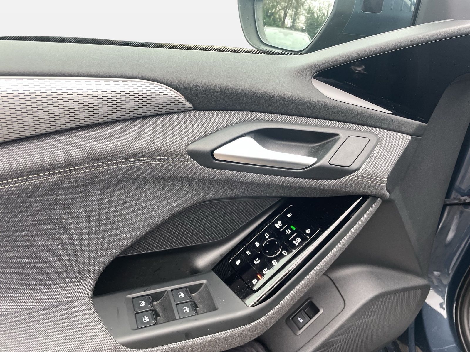 Fahrzeugabbildung Audi A6 Avant e-tron quattro S-Line AHK|Standhzg|ACC|