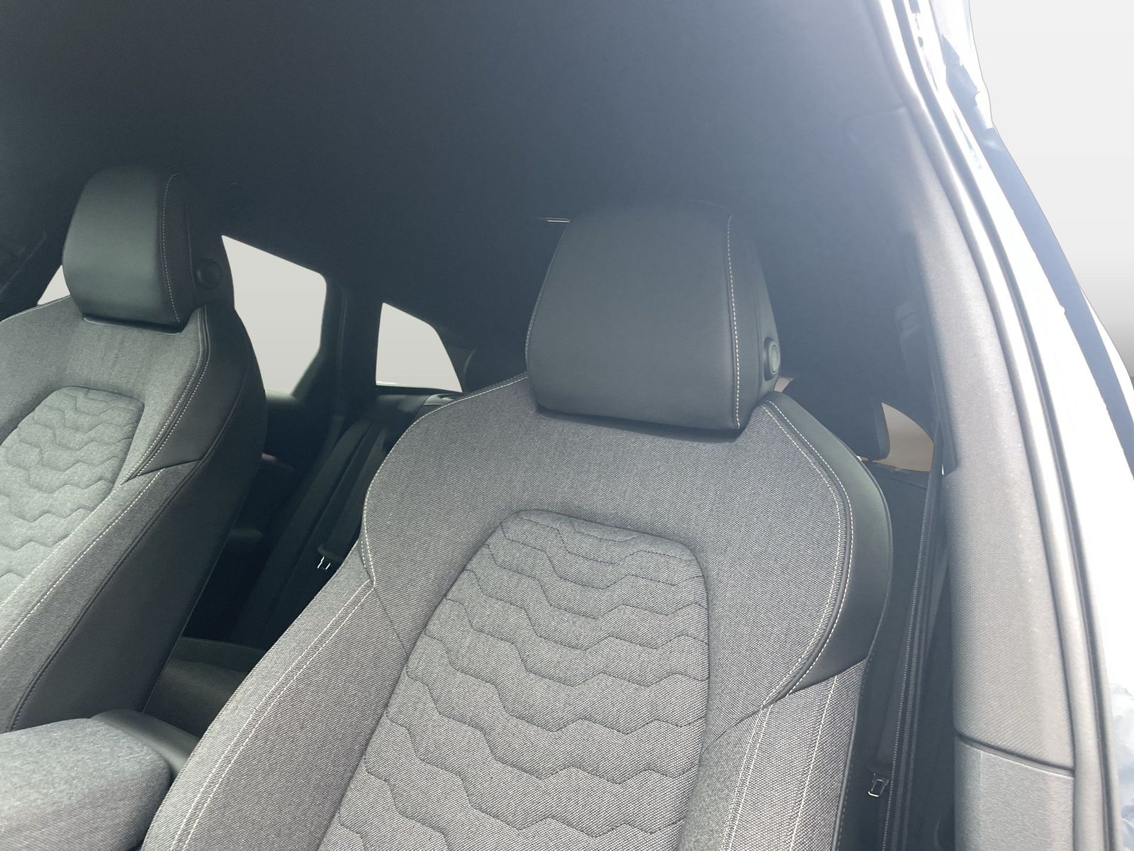 Fahrzeugabbildung Audi A6 Avant e-tron quattro S-Line AHK|Standhzg|ACC|