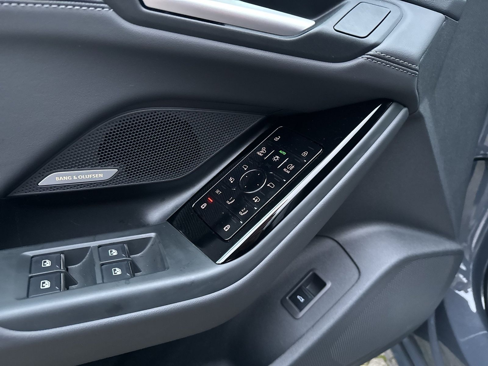 Fahrzeugabbildung Audi A6 Avant e-tron S line B&O|AHK|HUD|Luft