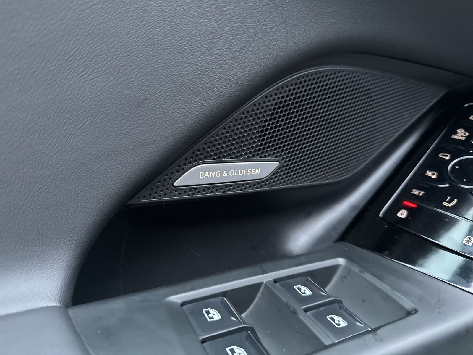 Fahrzeugabbildung Audi A6 Avant e-tron S line B&O|AHK|HUD|Luft