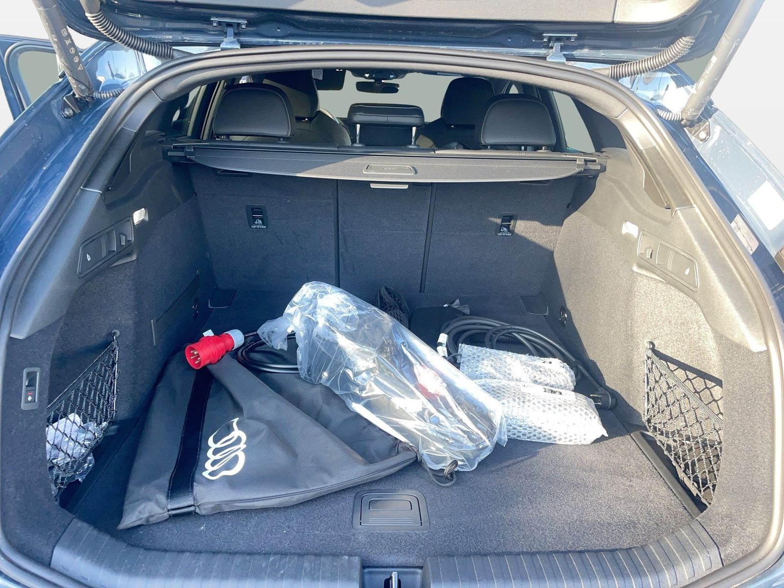 Fahrzeug autohaus mense Fahrzeugabbildung Audi A6 Avant e-tron performance 270 kW S-Line AHK