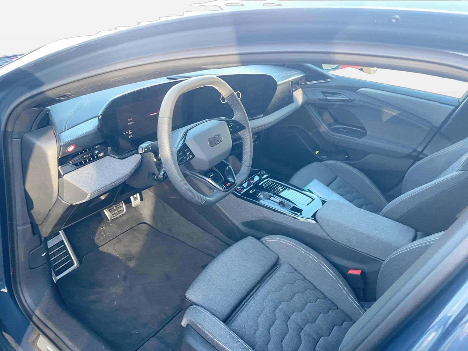 Fahrzeug autohaus mense Fahrzeugabbildung Audi A6 Avant e-tron performance 270 kW S-Line AHK