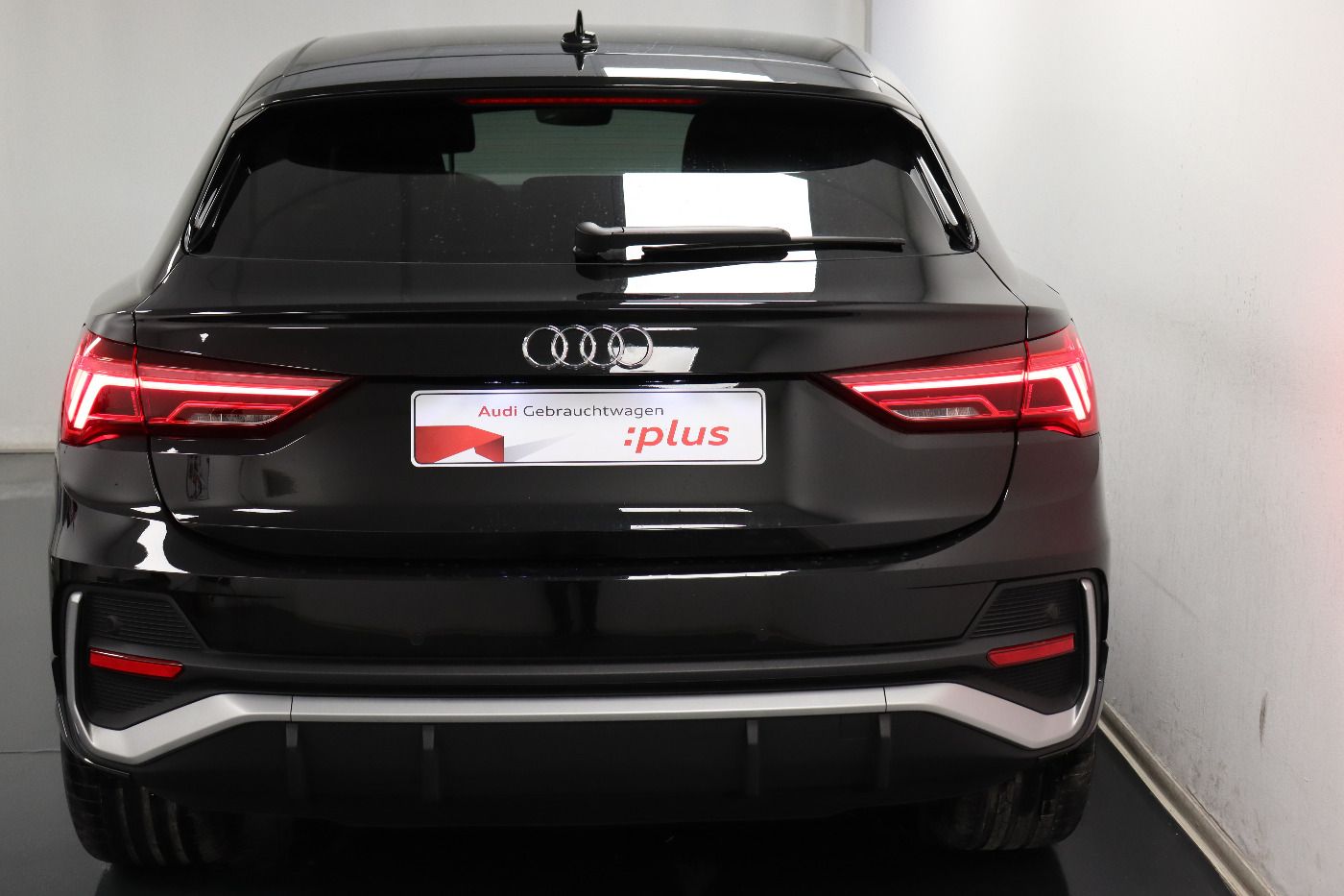 Fahrzeugabbildung Audi Q3 Sportback 35 TFSI S tronic S-Line AHK|ACC|LED