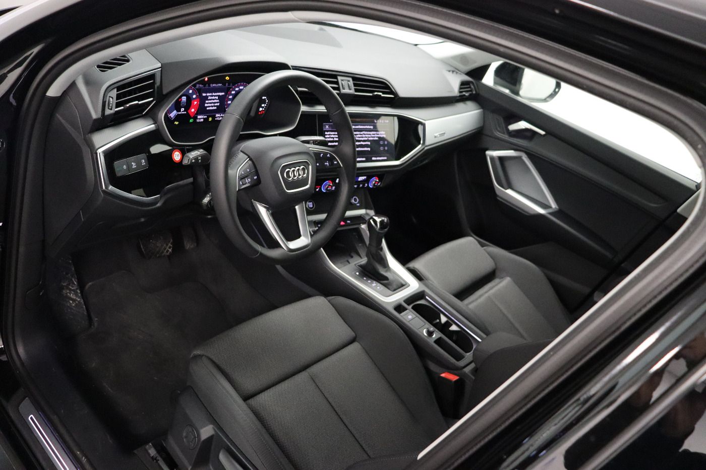 Fahrzeugabbildung Audi Q3 Sportback 35 TFSI S tronic S-Line AHK|ACC|LED