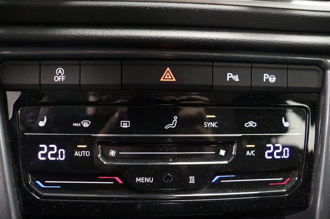 Fahrzeugabbildung Volkswagen T-Roc 2.0 TDI Style CarPlay|Standhzg|ACC|LED|PDC