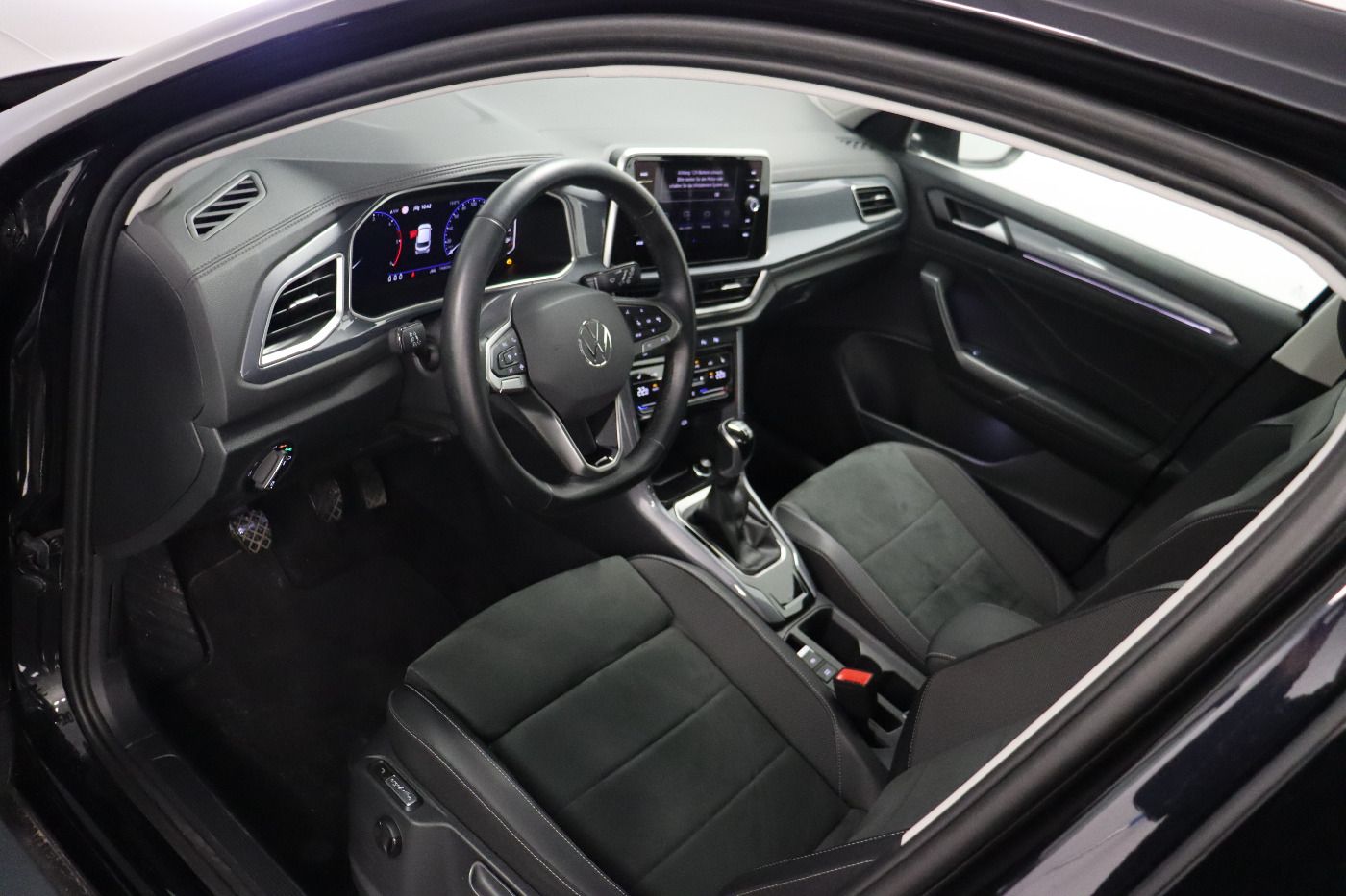 Fahrzeugabbildung Volkswagen T-Roc 2.0 TDI Style CarPlay|Standhzg|ACC|LED|PDC