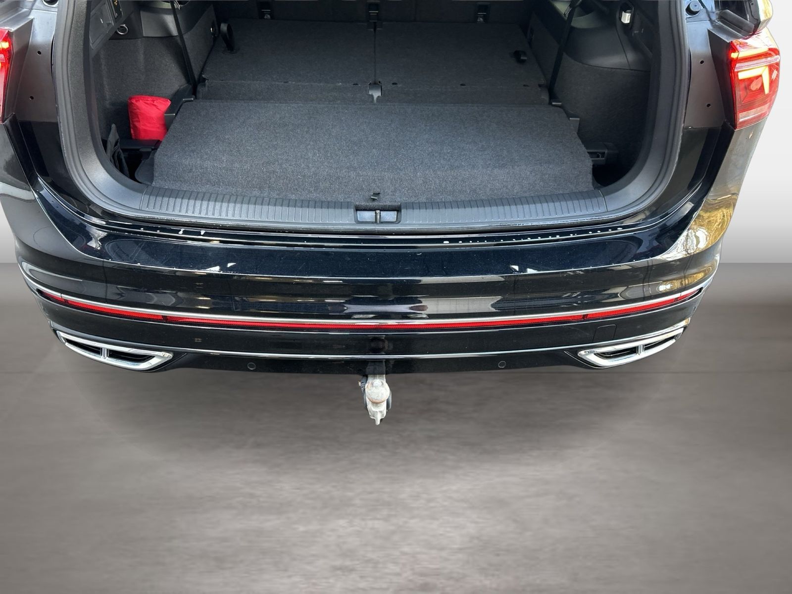 Fahrzeugabbildung Volkswagen Tiguan Allspace 2.0 TDI 4 Motion DSG R-line h/k