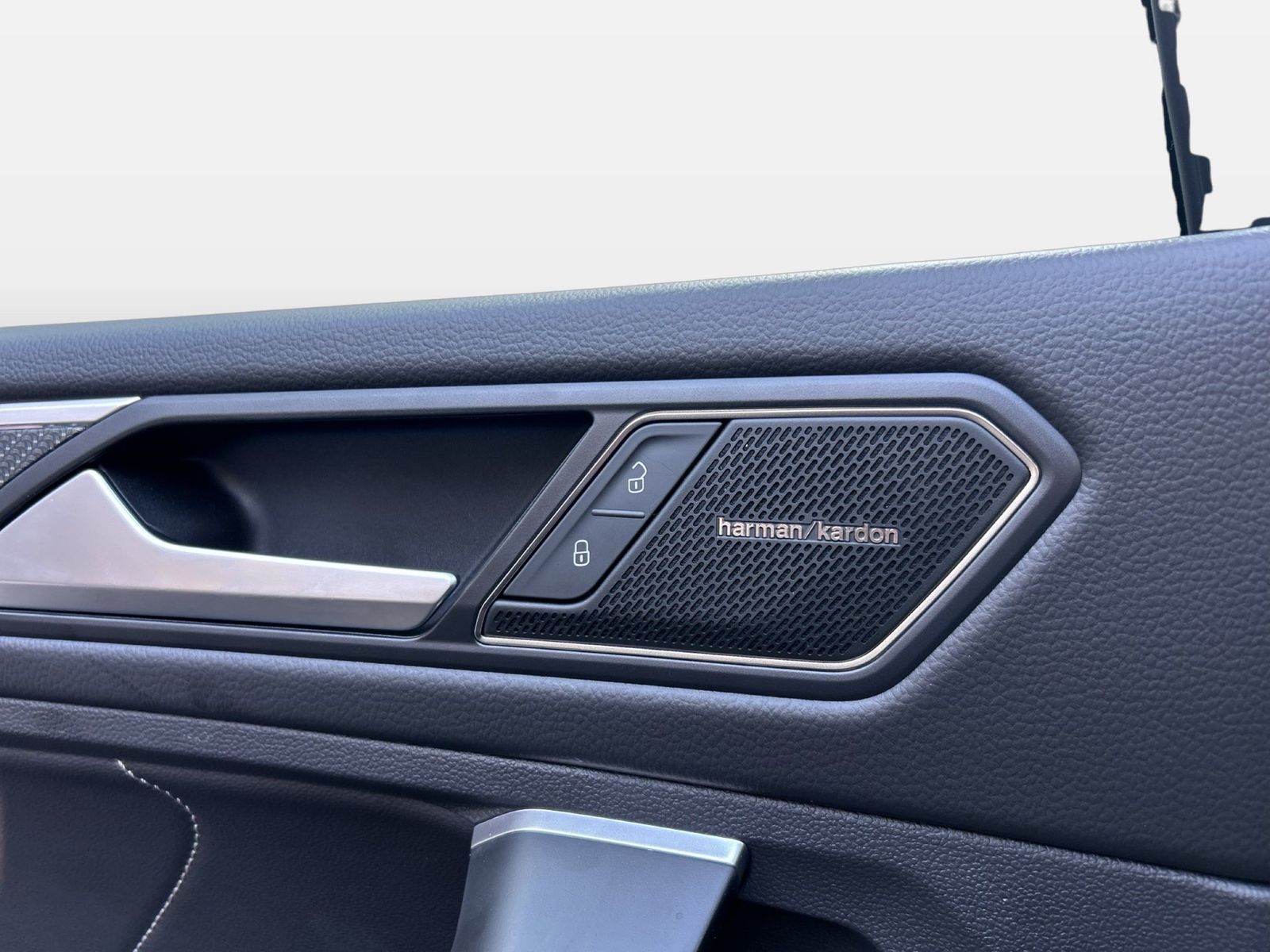 Fahrzeugabbildung Volkswagen Tiguan Allspace 2.0 TDI 4 Motion DSG R-line h/k