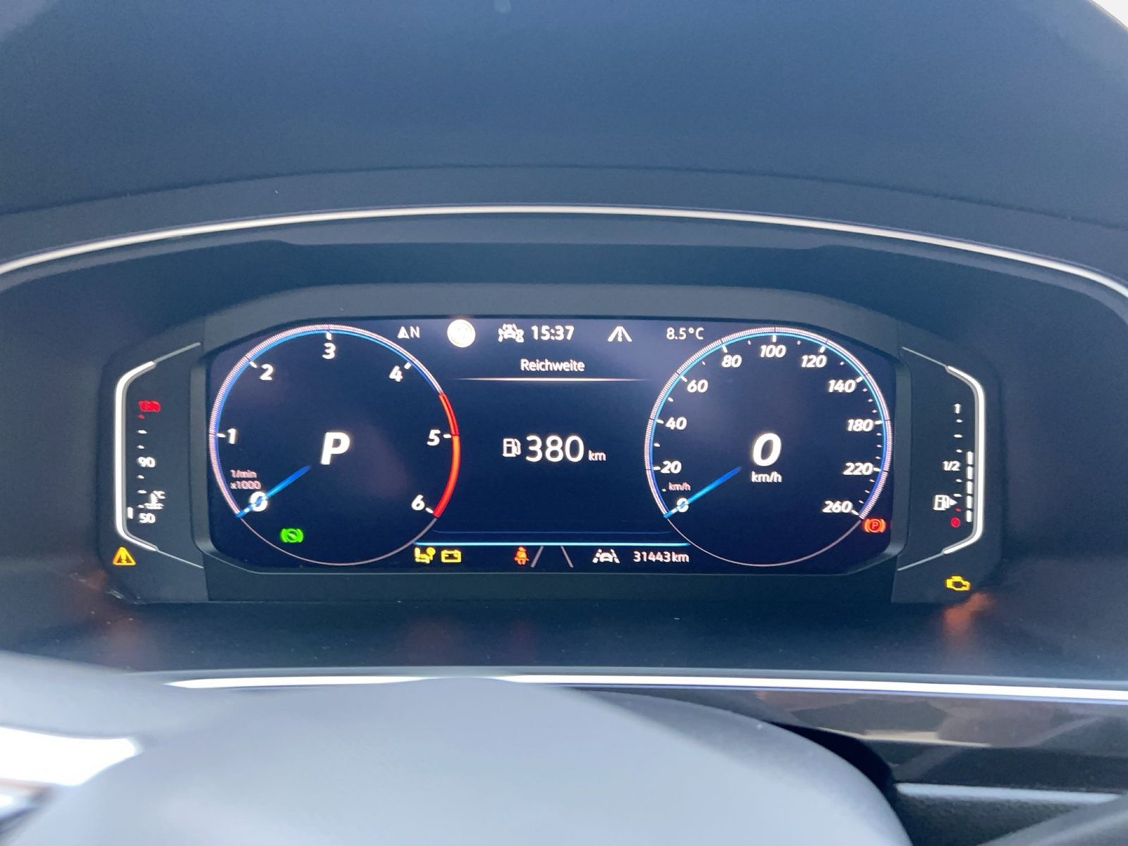 Fahrzeugabbildung Volkswagen Tiguan Allspace 2.0 TDI 4 Motion DSG R-line h/k