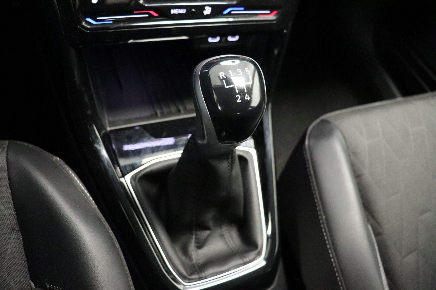 Fahrzeug autohaus mense Fahrzeugabbildung Volkswagen T-Cross 1.0 TSI Life Goal CarPlay|AHK|ACC|LED|LM