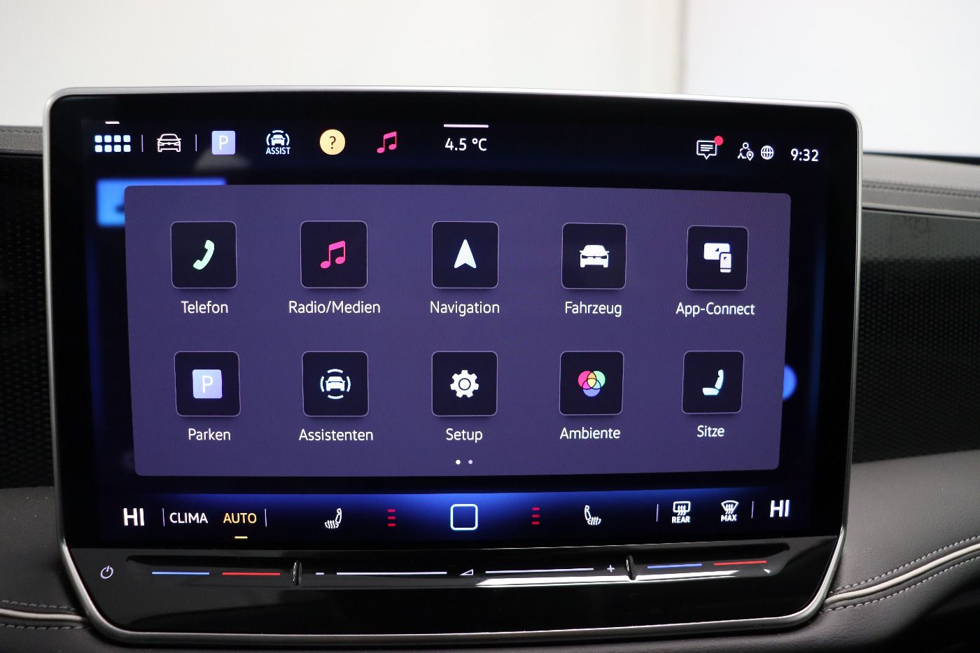 Fahrzeugabbildung Volkswagen Passat Variant 1.5 eTSI DSG Business CarPlay|AHK
