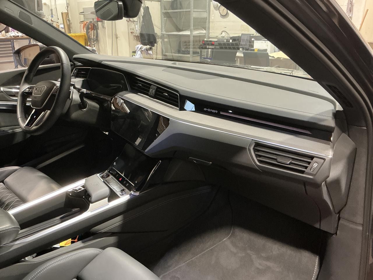 Fahrzeug autohaus mense Fahrzeugabbildung Audi SQ8 e-tron quattro Matrix|B&O|AHK|HUD|Luft|Pano