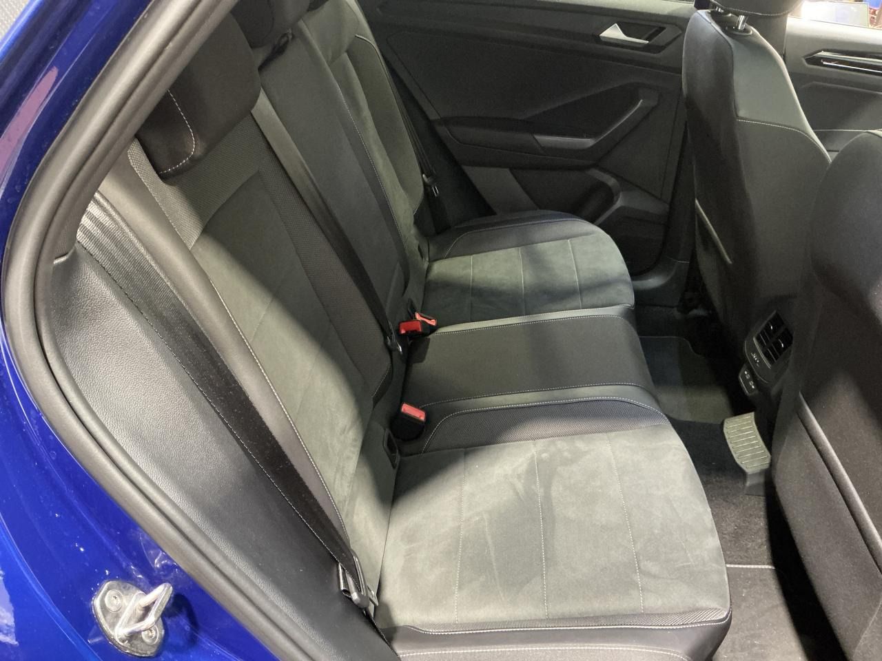 Fahrzeugabbildung Volkswagen T-Roc 2.0 TDI DSG R-Line IQ.Light|Matrix|CarPlay