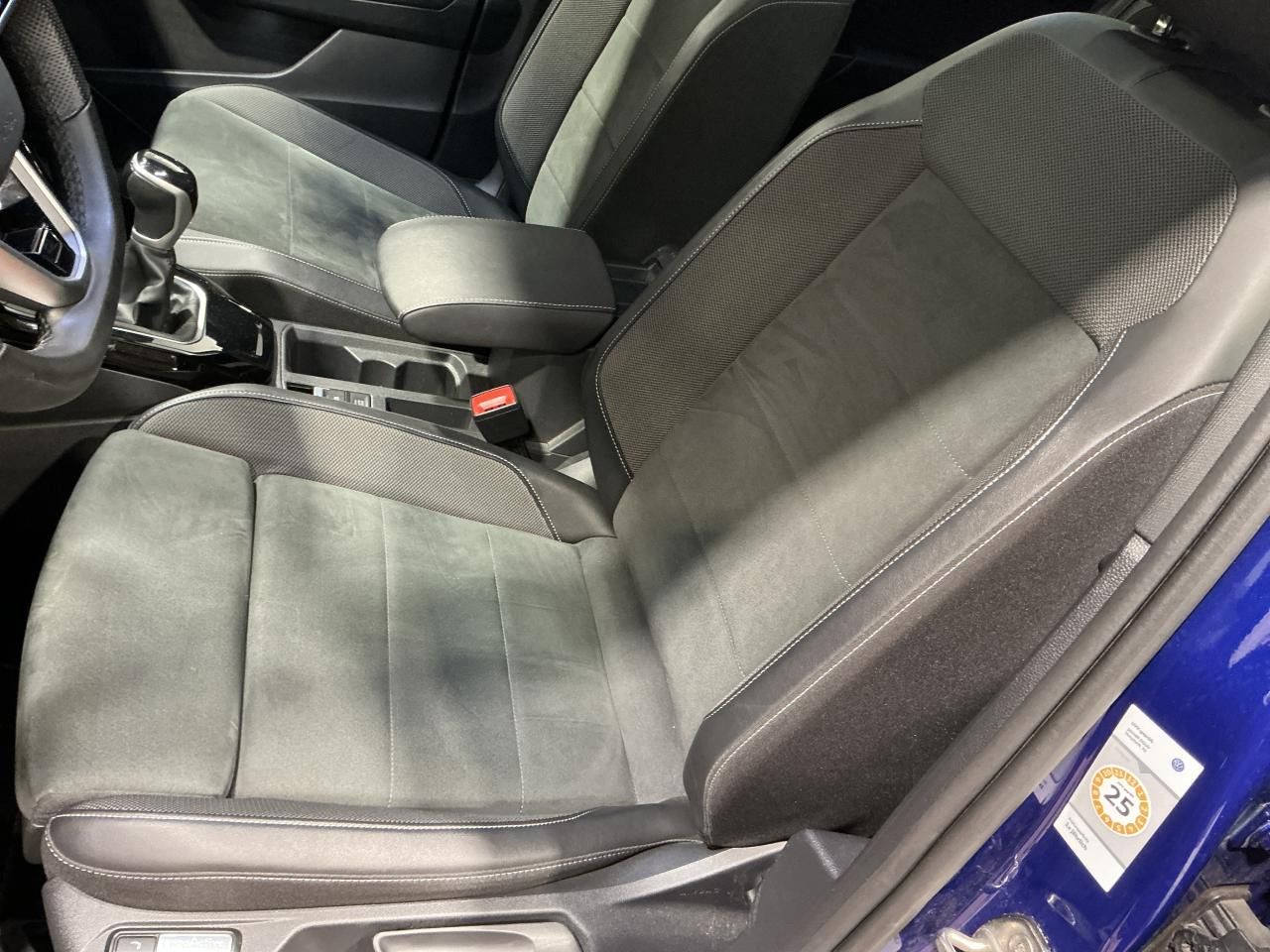 Fahrzeugabbildung Volkswagen T-Roc 2.0 TDI DSG R-Line IQ.Light|Matrix|CarPlay