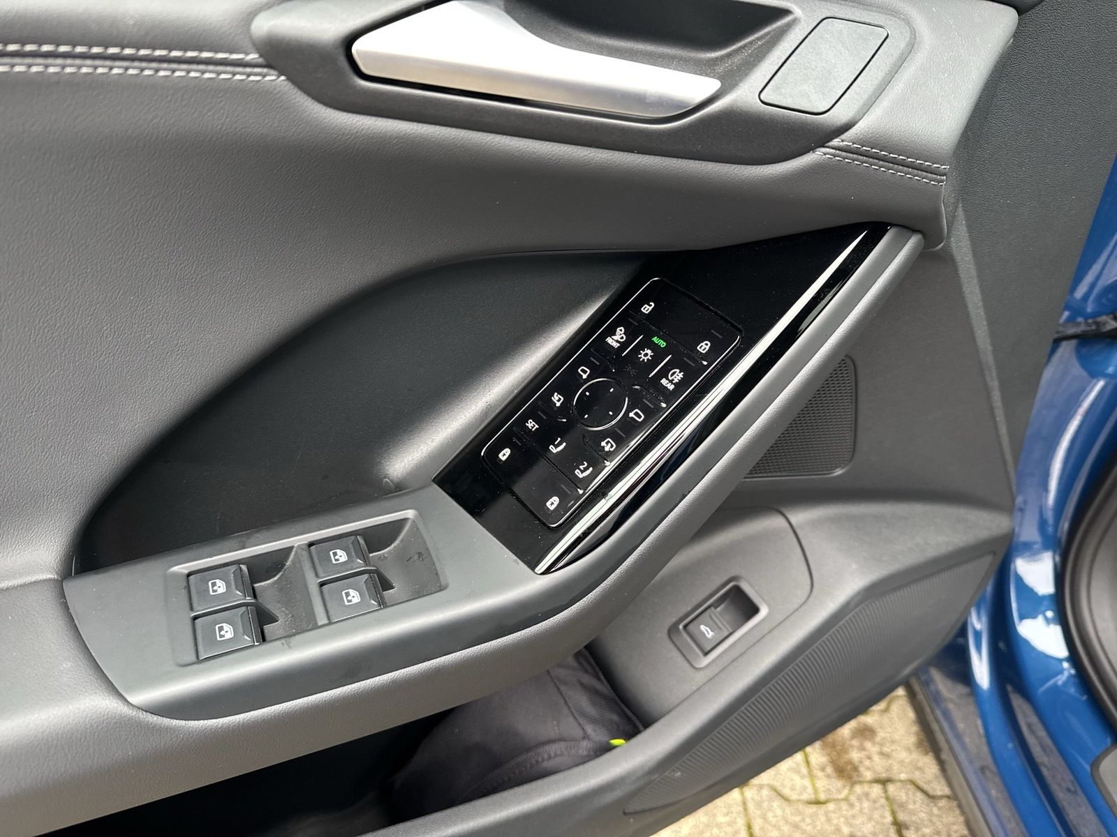 Fahrzeugabbildung Audi Q6 e-tron edition one S-Line Pano|Standhzg|ACC