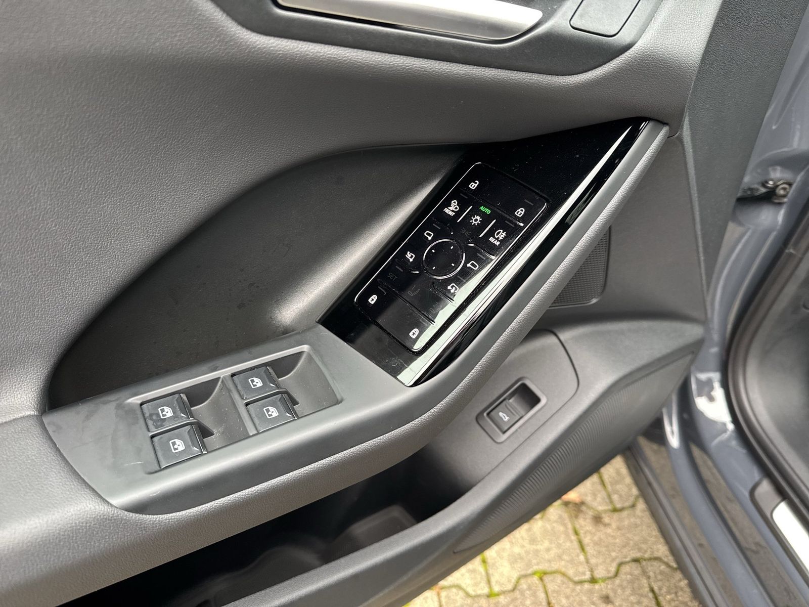 Fahrzeug autohaus mense Fahrzeugabbildung Audi Q6 e-tron Standhzg|4xSHZG|ACC|LED|VirtualCP|PDC