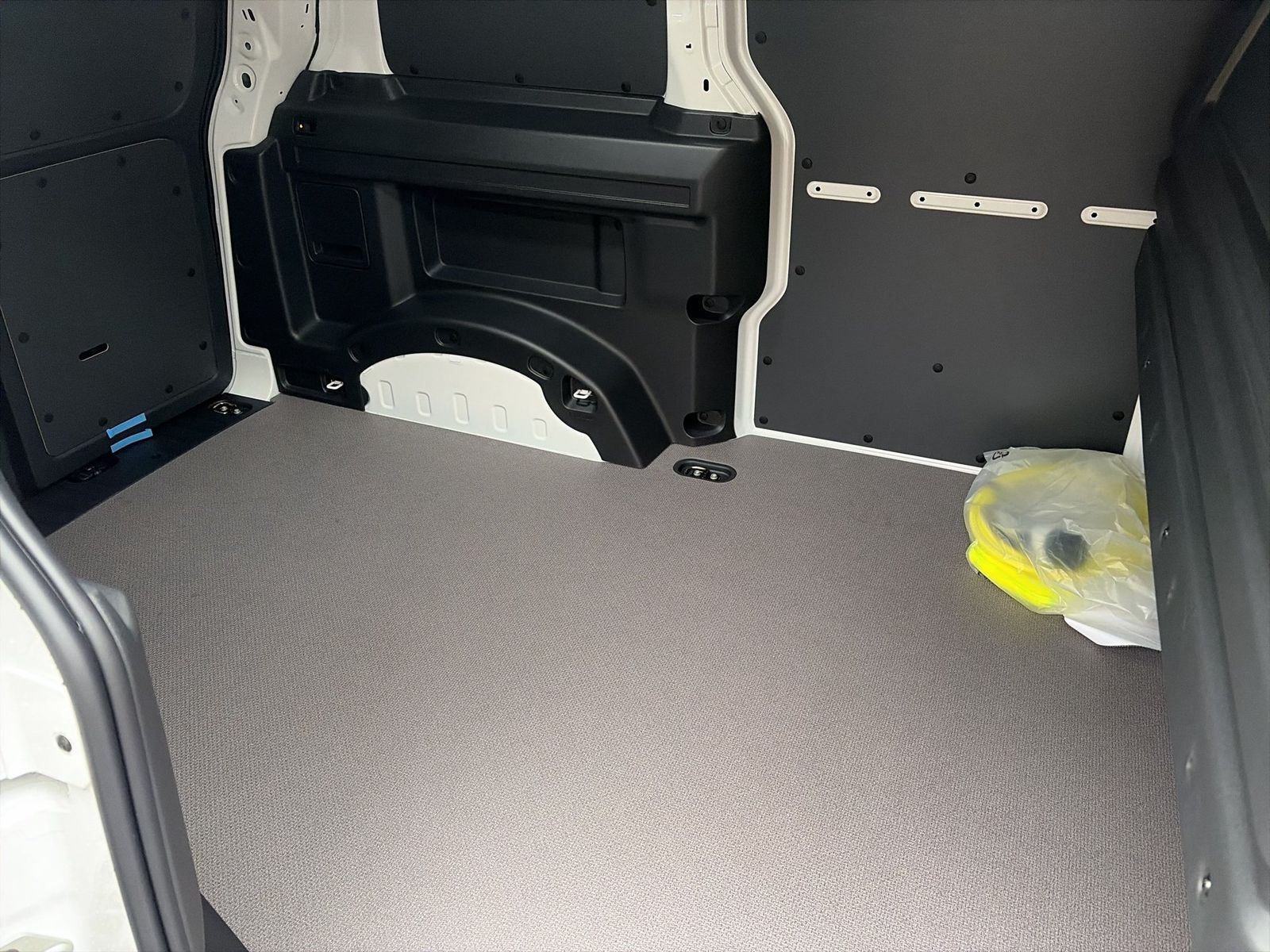 Fahrzeugabbildung Volkswagen ID. Buzz Cargo Pure 59 kWh Automatikgetriebe