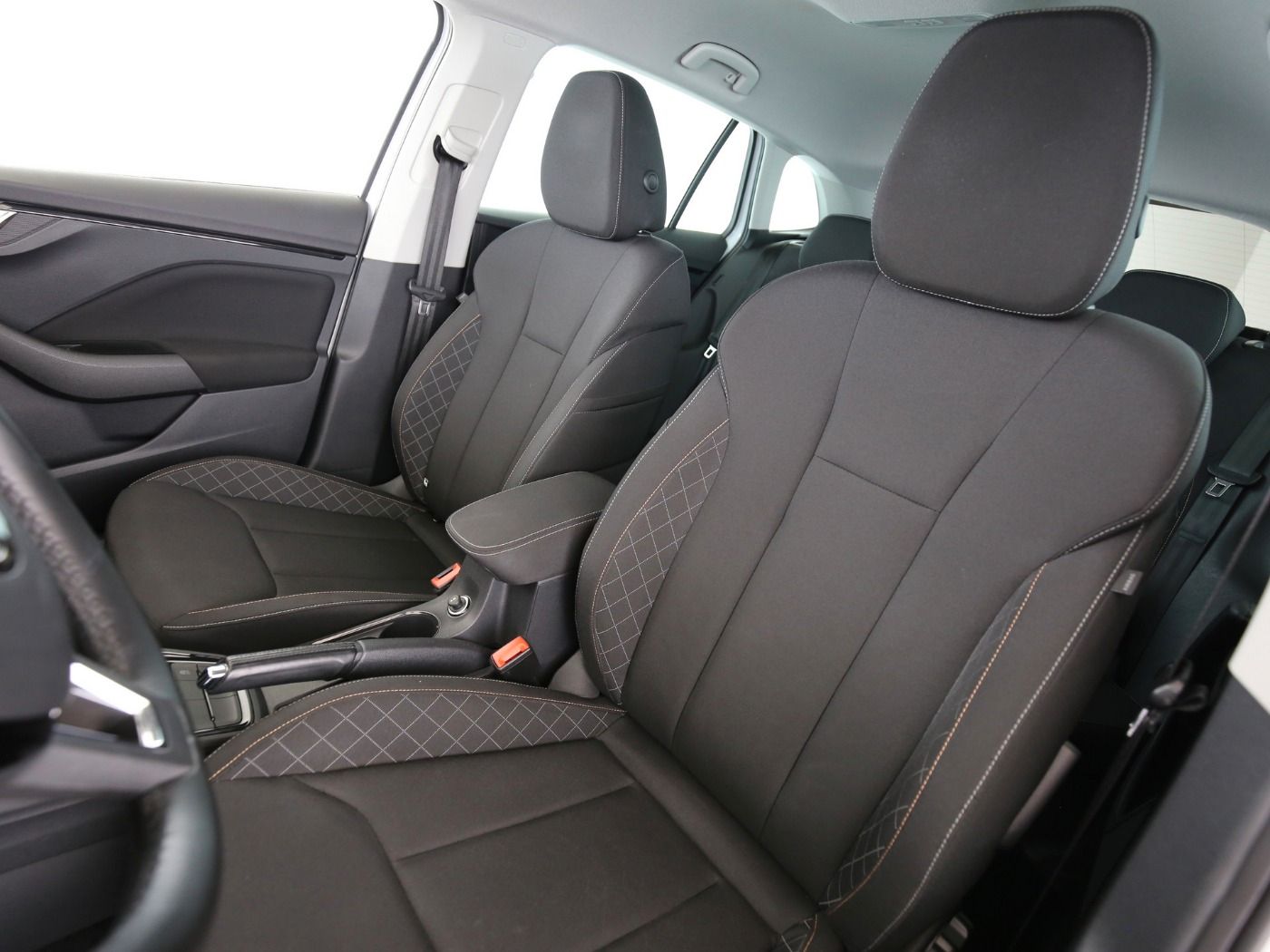 Fahrzeugabbildung SKODA Scala 1.0 TSI Ambition LED|KeyLess|KlimaA|PDC|LM