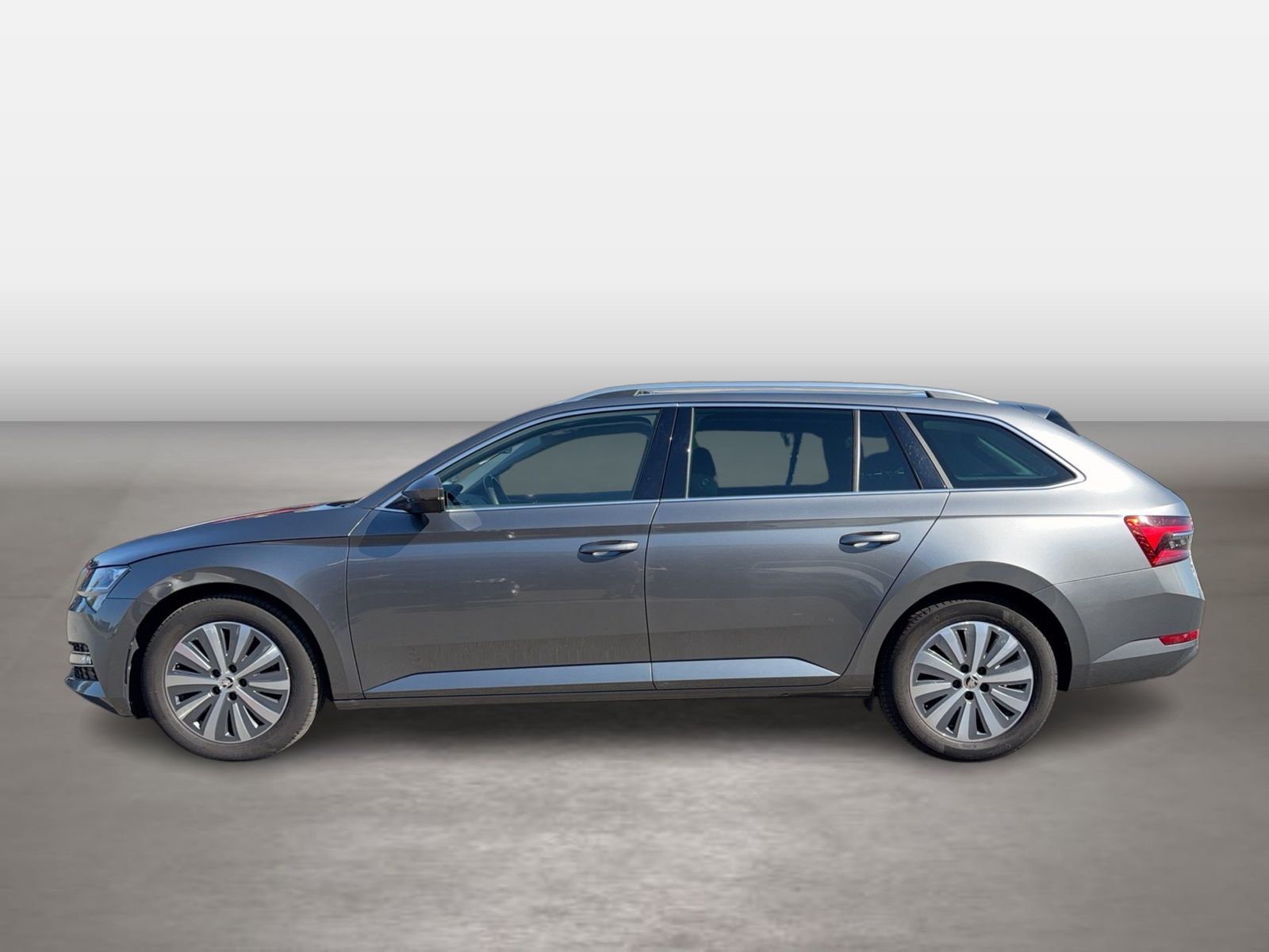 Fahrzeug autohaus mense Fahrzeugabbildung SKODA Superb Combi Style 2.0l TDI 110kW 7-Gang-DSG ACC - mit KI generiert/bearbeitet