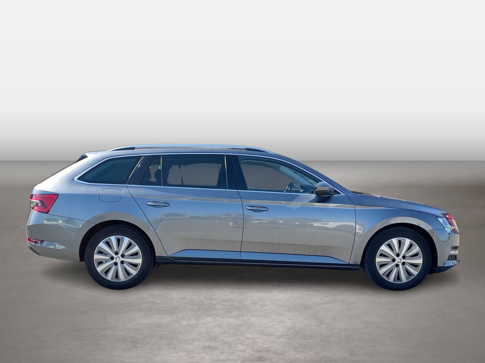 Fahrzeug autohaus mense Fahrzeugabbildung SKODA Superb Combi Style 2.0l TDI 110kW 7-Gang-DSG ACC - mit KI generiert/bearbeitet