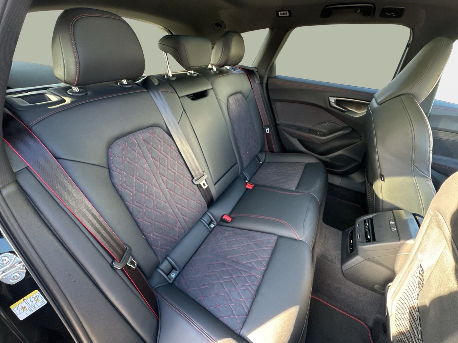 Fahrzeugabbildung Audi S5 Avant TFSI 270 kW S tronic Matrix|B&O|AHK|HUD