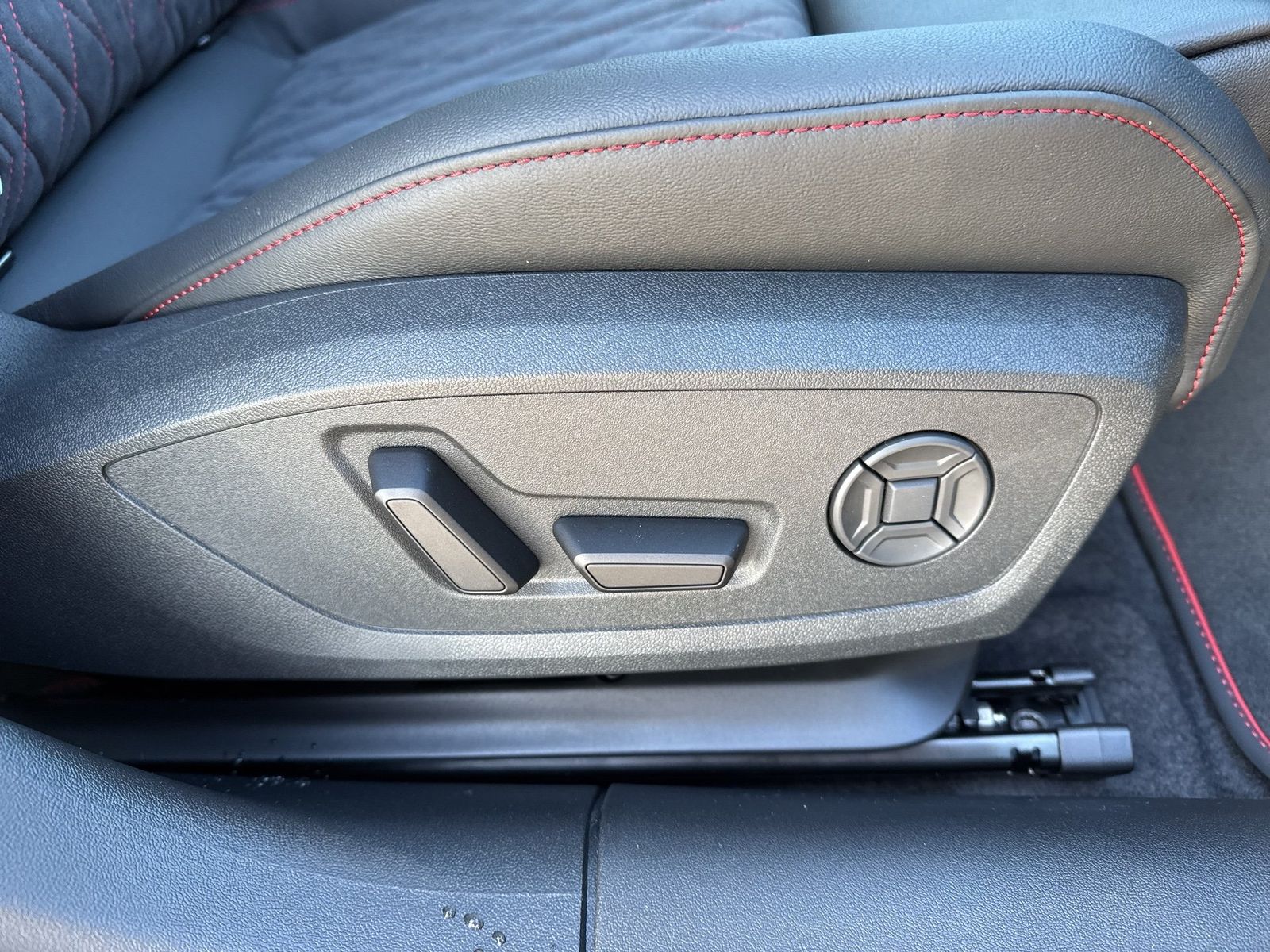 Fahrzeugabbildung Audi S5 Avant TFSI 270 kW S tronic Matrix|B&O|AHK|HUD