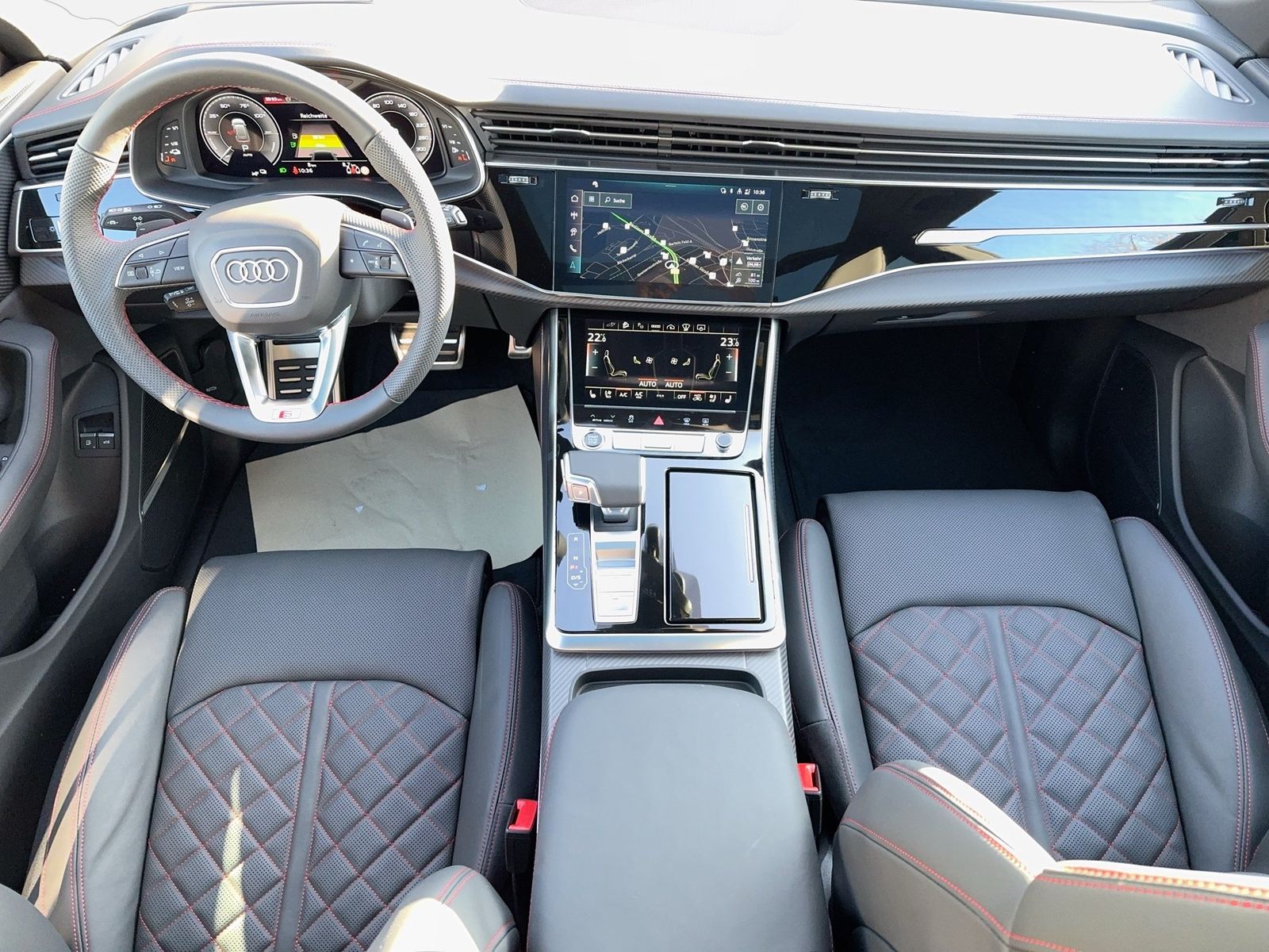 Fahrzeugabbildung Audi Q8 SUV TFSI e quattro 360 kW tiptronic Matrix|SD