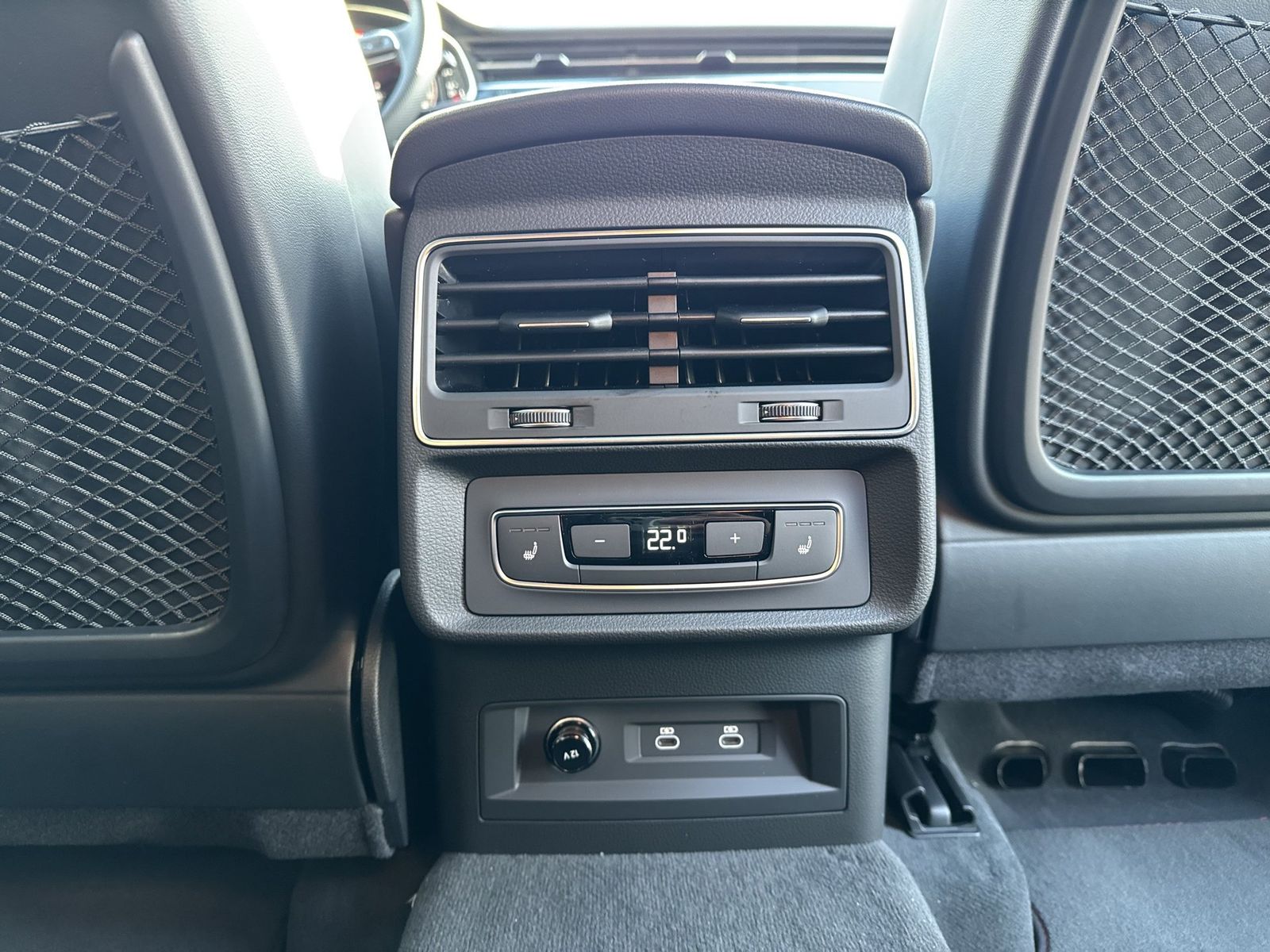 Fahrzeugabbildung Audi Q8 SUV TFSI e quattro 360 kW tiptronic Matrix|SD