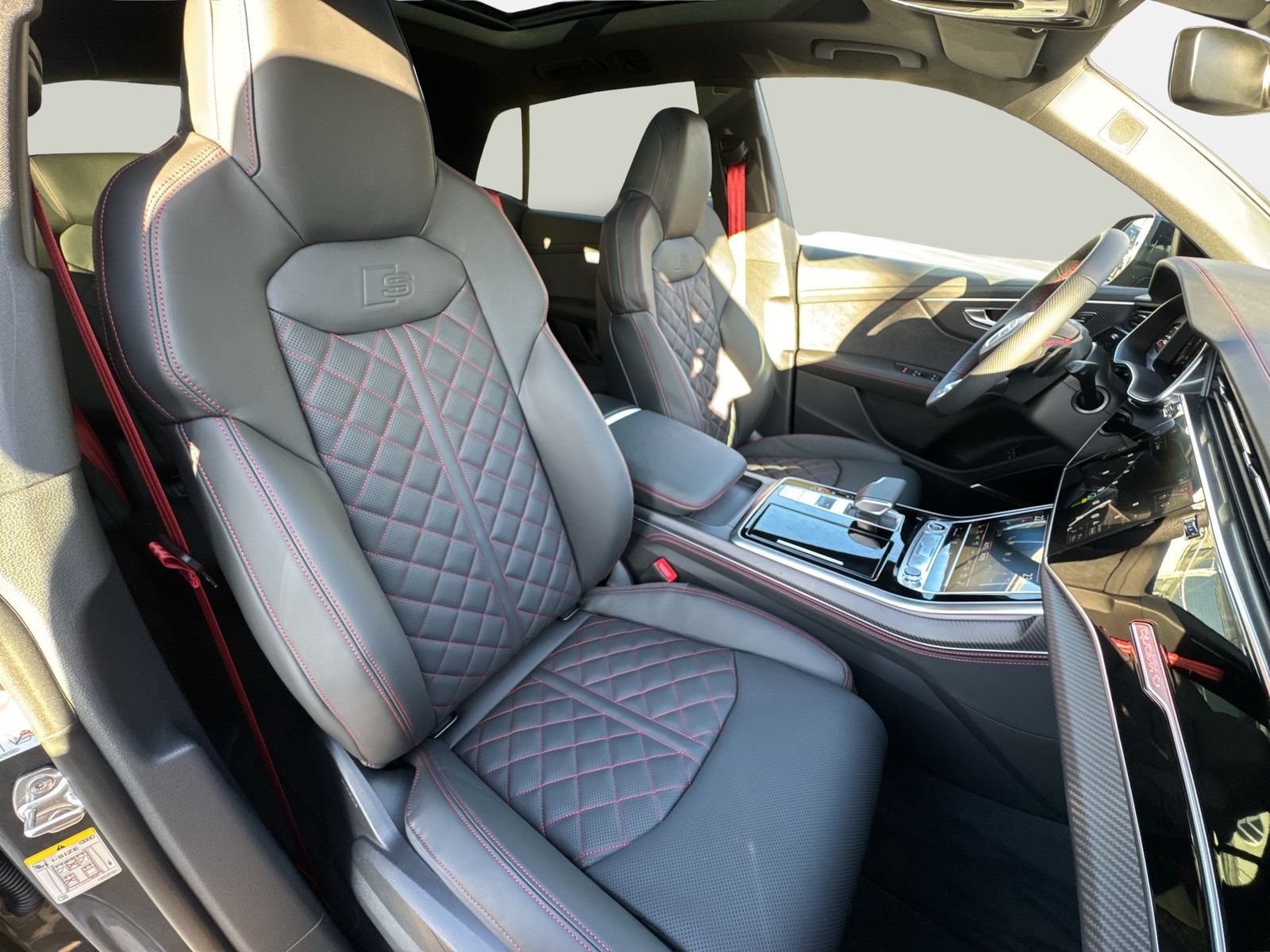 Fahrzeugabbildung Audi Q8 SUV TFSI e quattro 360 kW tiptronic Matrix|SD