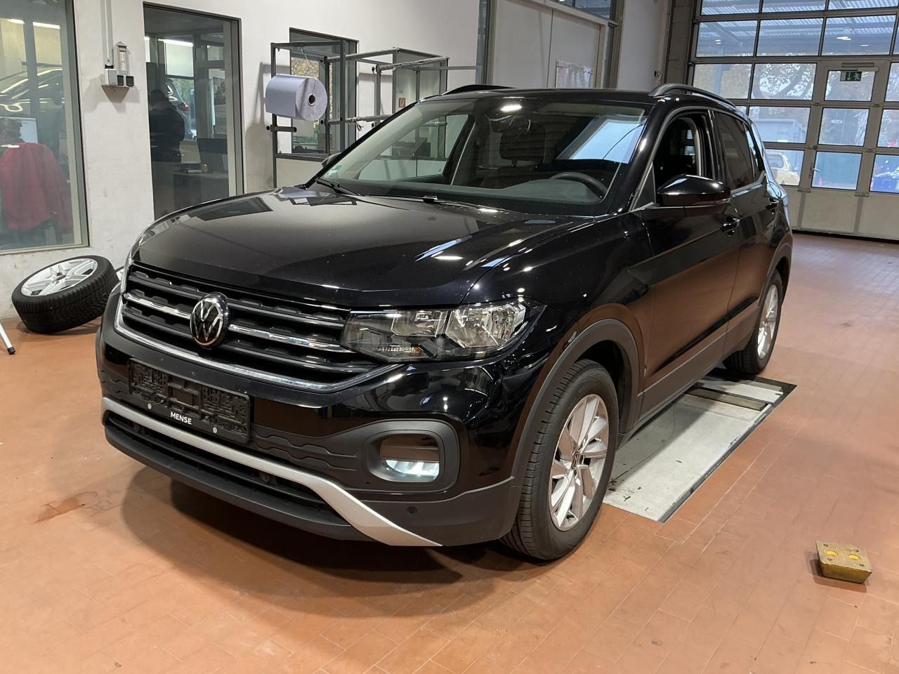 Fahrzeugabbildung Volkswagen T-Cross 1.0 TSI DSG Life Navi|KlimaA|LaneAss|PDC