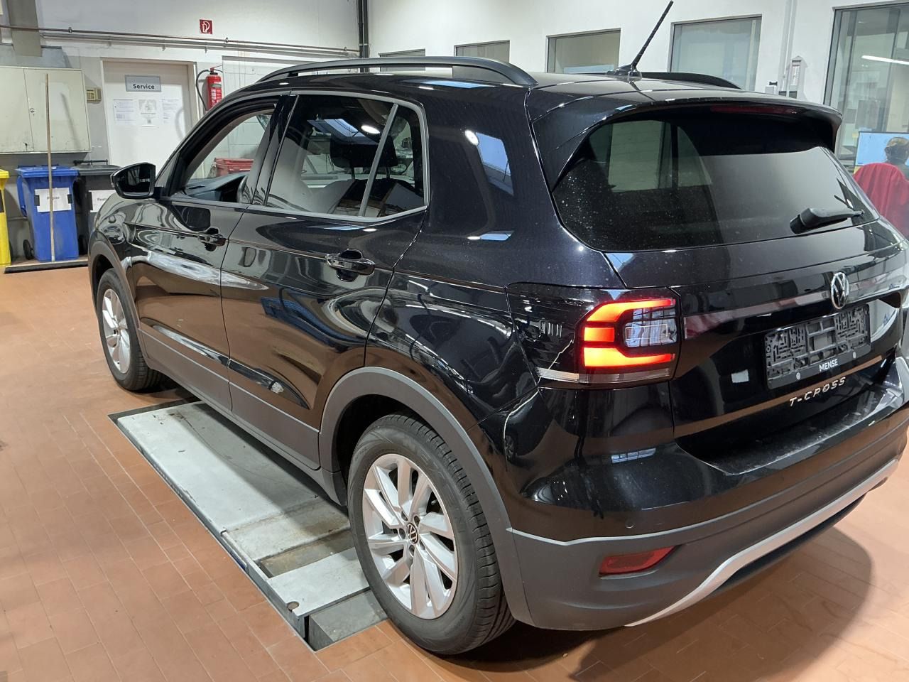 Fahrzeugabbildung Volkswagen T-Cross 1.0 TSI DSG Life Navi|KlimaA|LaneAss|PDC