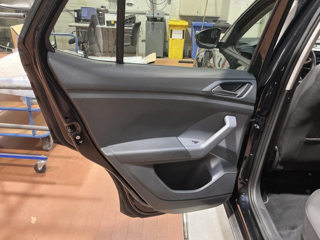 Fahrzeugabbildung Volkswagen T-Cross 1.0 TSI DSG Life Navi|KlimaA|LaneAss|PDC