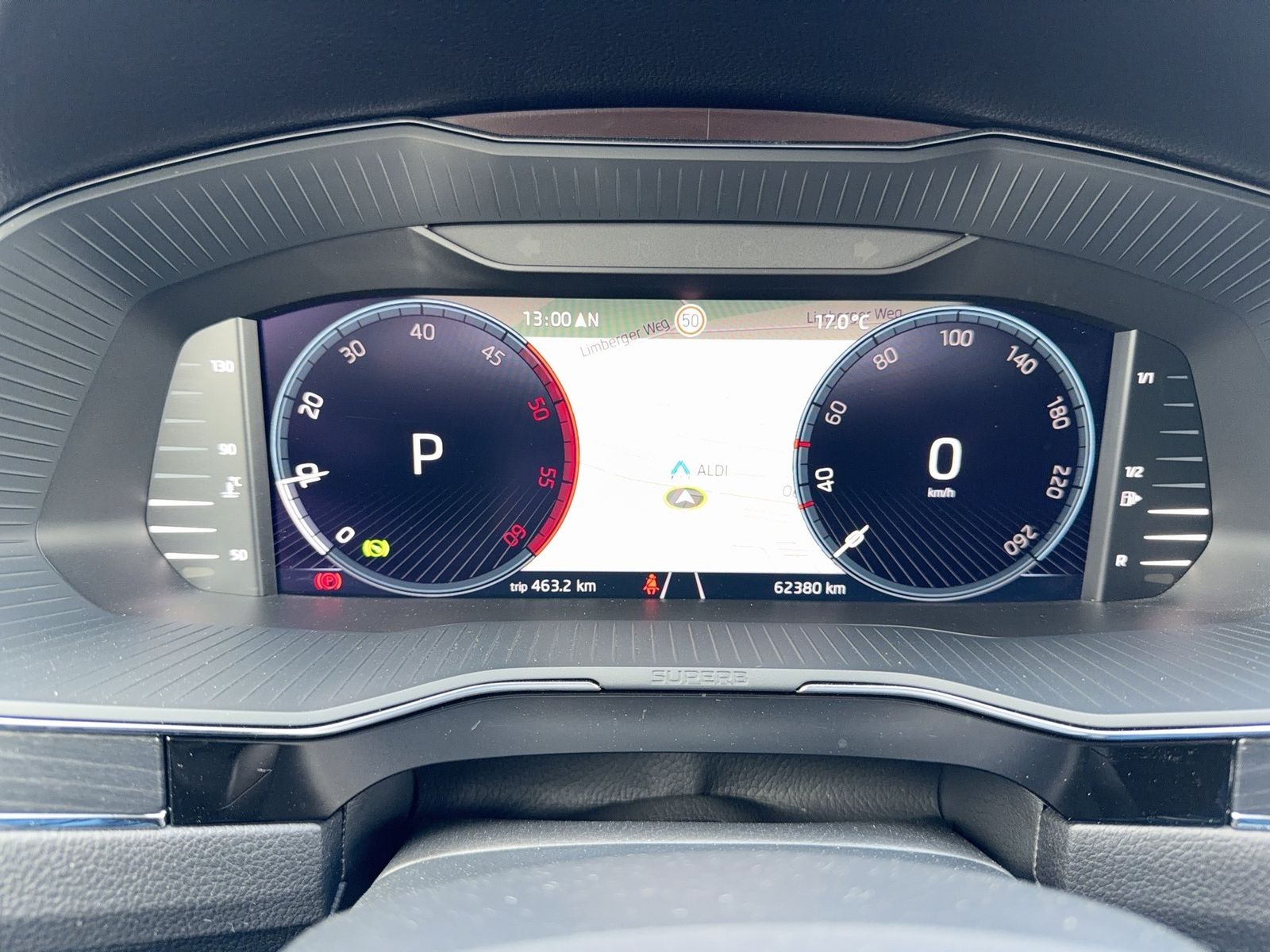Fahrzeugabbildung SKODA Superb Combi Style 2.0l TDI 110kW 7-Gang-DSG AHK - mit KI generiert/bearbeitet