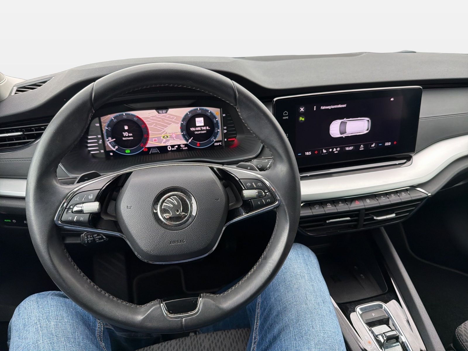 Fahrzeug autohaus mense Fahrzeugabbildung SKODA Octavia Combi Ambition 2.0l TDI 85kW 7-Gang-DSG - mit KI generiert/bearbeitet
