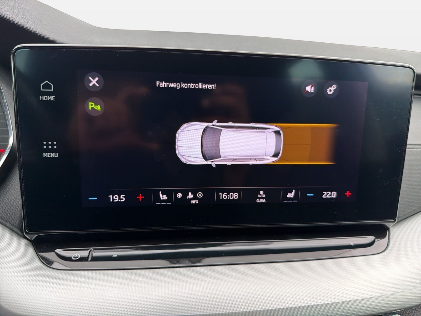 Fahrzeug autohaus mense Fahrzeugabbildung SKODA Octavia Combi Ambition 2.0l TDI 85kW 7-Gang-DSG - mit KI generiert/bearbeitet