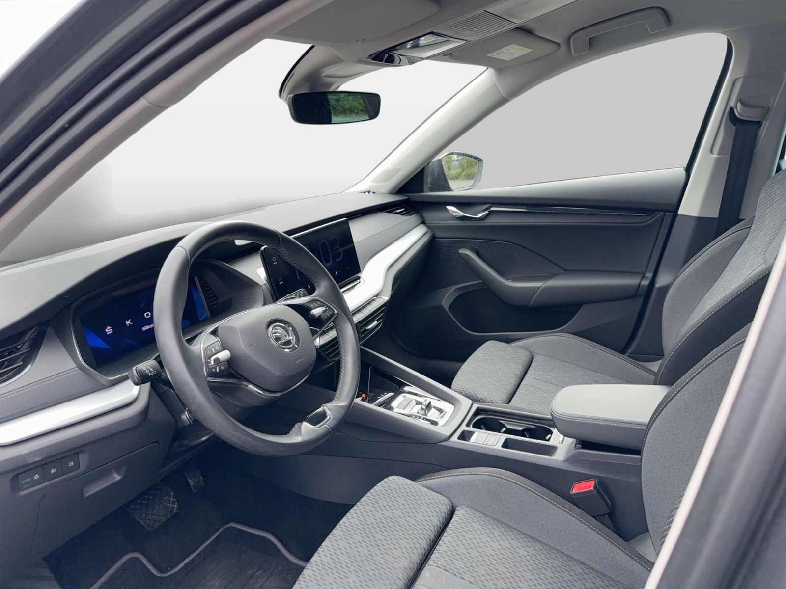Fahrzeug autohaus mense Fahrzeugabbildung SKODA Octavia Combi Ambition 2.0l TDI 85kW 7-Gang-DSG - mit KI generiert/bearbeitet