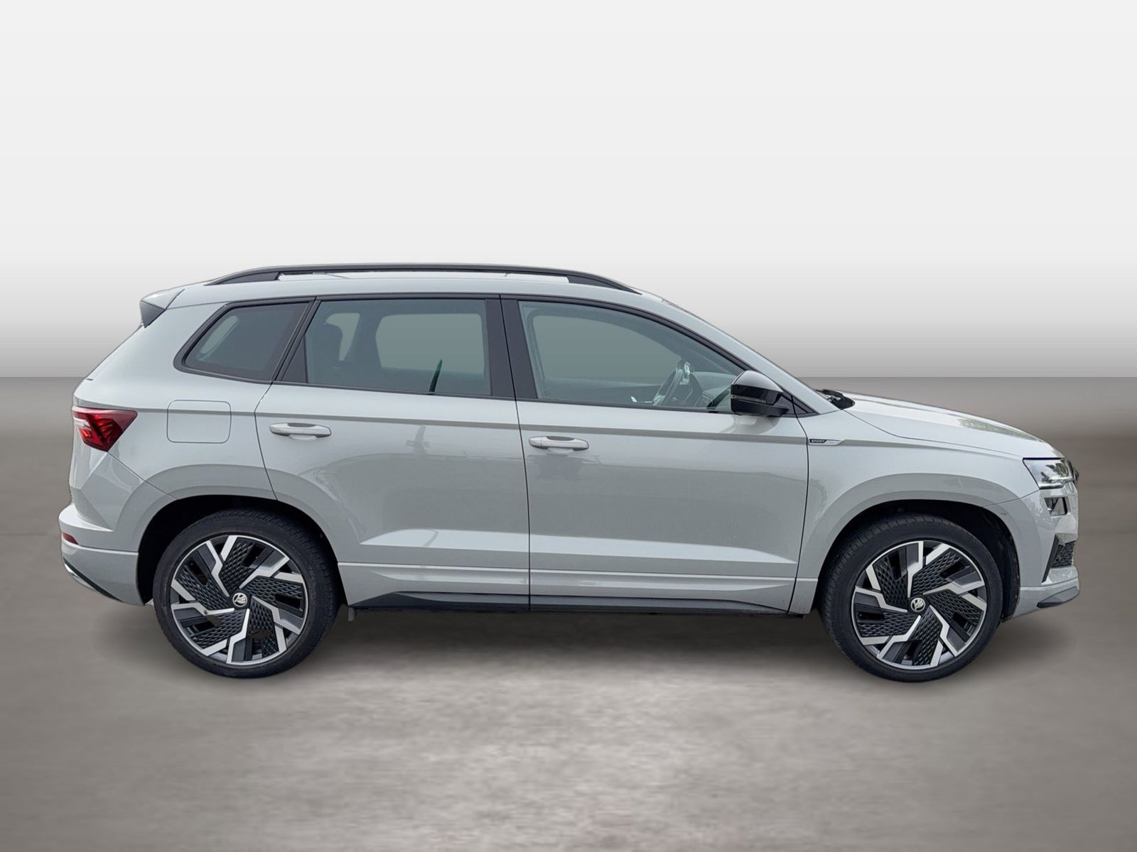 Fahrzeugabbildung SKODA Karoq Sportline 2.0l TSI 140kW 7-Gang-DSG 4x4 Ma - mit KI generiert/bearbeitet