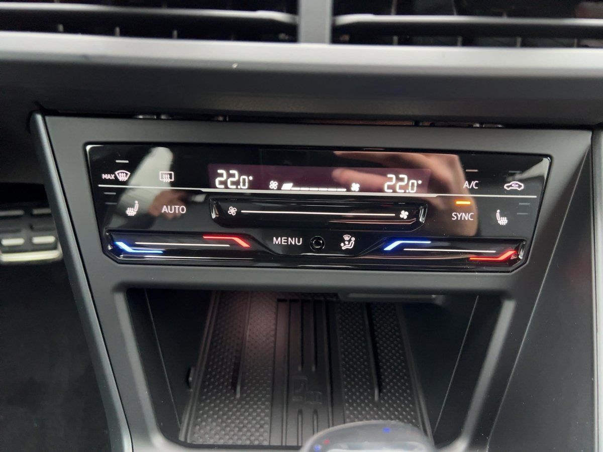 Fahrzeug autohaus mense Fahrzeugabbildung Volkswagen Taigo 1.0 TSI DSG R-Line AHK Nav Ganzjahresreife