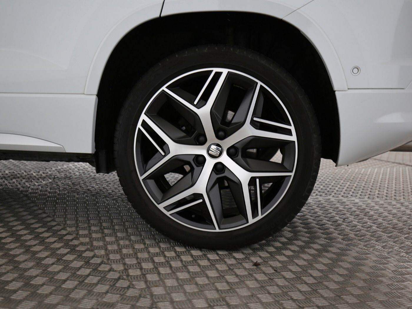 Fahrzeugabbildung SEAT Ateca 1.5 TSI ACT FR Beats|AHK|SD|ACC|LED|Navi