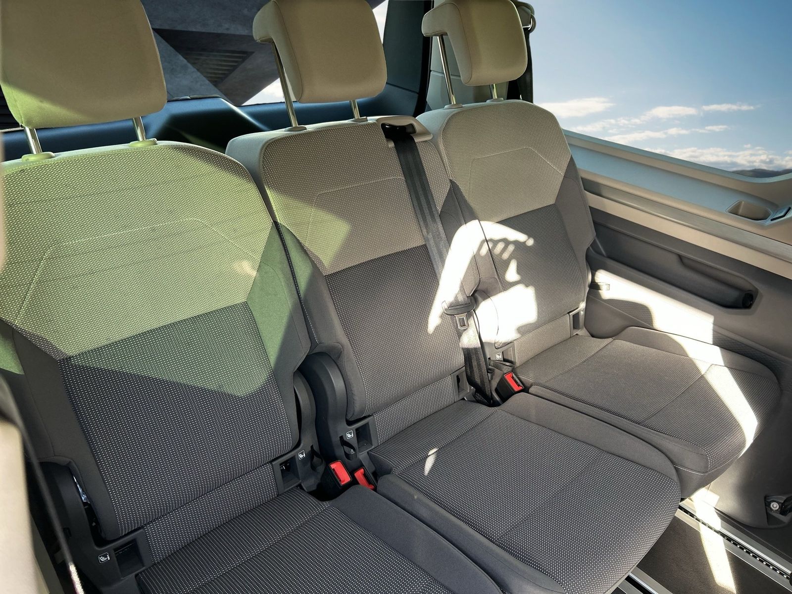 Fahrzeugabbildung Volkswagen Multivan Life 2.0 l TDI 110 kW LÜ DSG