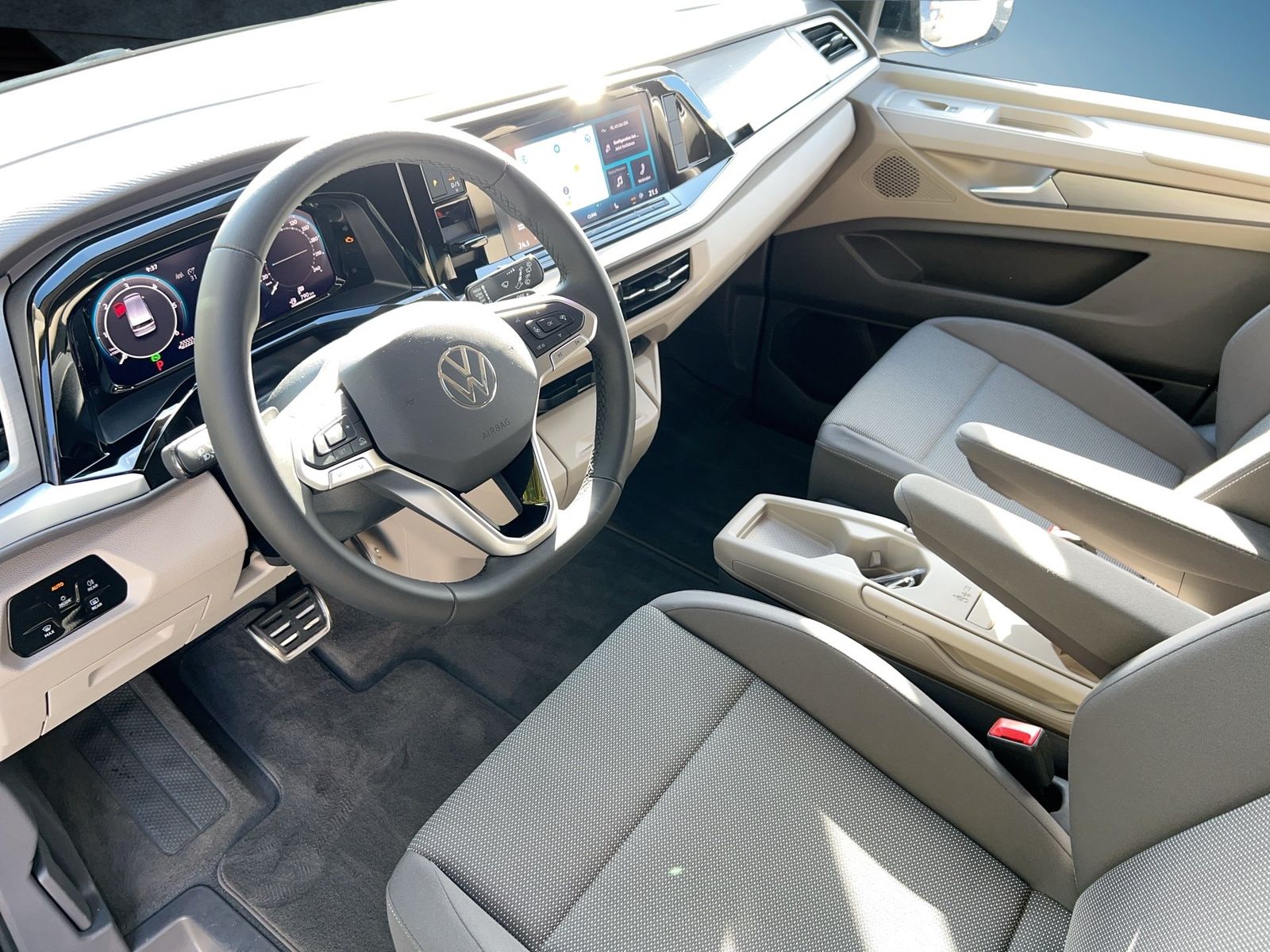 Fahrzeugabbildung Volkswagen Multivan Life 2.0 l TDI 110 kW LÜ DSG