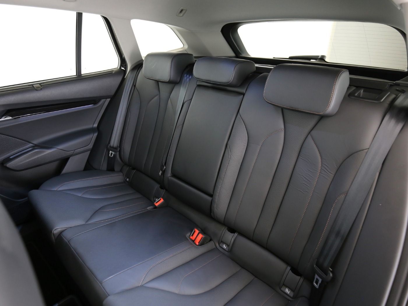 Fahrzeug autohaus mense Fahrzeugabbildung SKODA Enyaq 85 Suite AHK|HUD|Pano|SD|4xSHZG|ACC|MATRIX