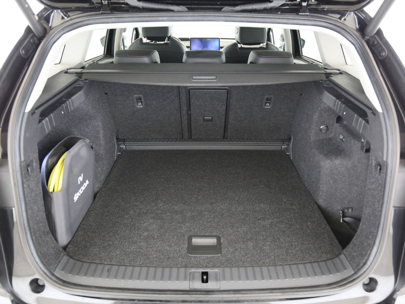 Fahrzeug autohaus mense Fahrzeugabbildung SKODA Enyaq 85 Suite AHK|HUD|Pano|SD|4xSHZG|ACC|MATRIX