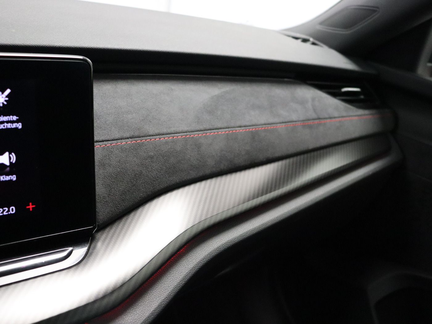 Fahrzeugabbildung SKODA Octavia Combi 2.0 TDI DSG RS |FLA|HUD|SpurH|LED